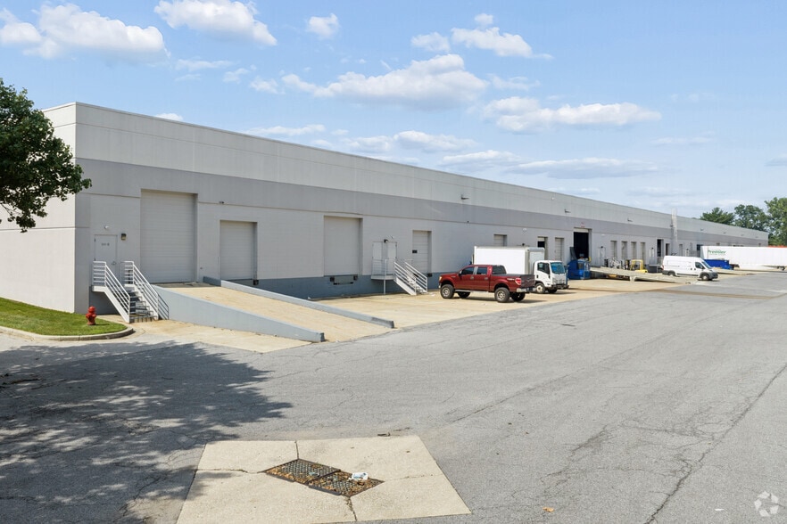 More Photos Of 810 Oregon Ave, Linthicum Unknown For Lease