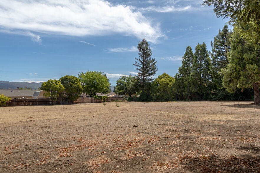 More Photos Of 817 Waugh Ln, Ukiah Land For Sale