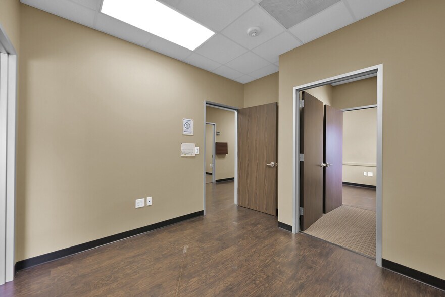 More Photos Of 1126 Rayford Rd, Spring Medical For Sale