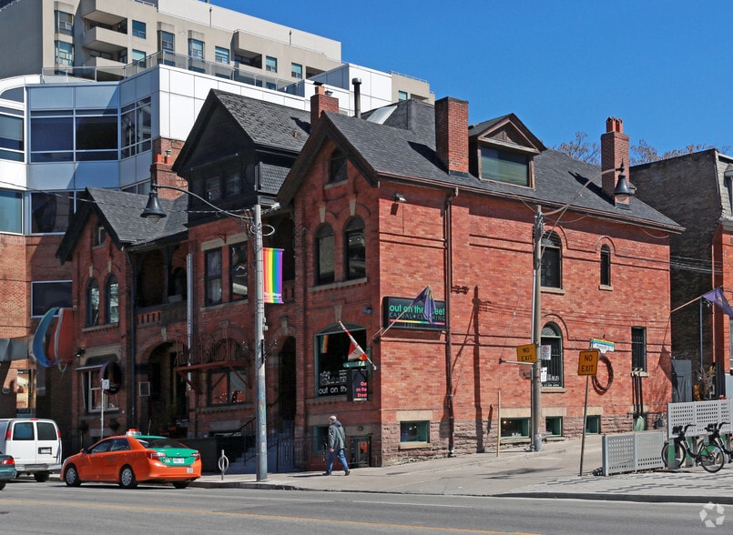 More Photos Of 551-555 Church St, Toronto Storefront For Sale