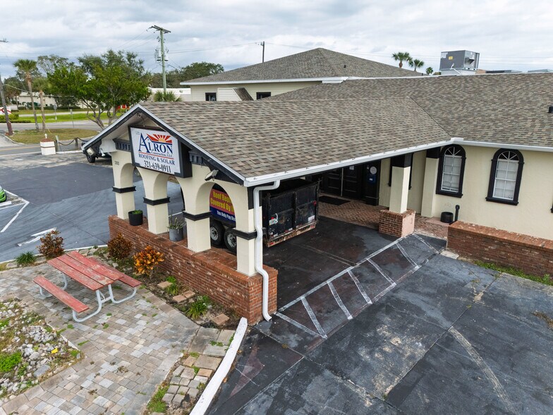More Photos Of 300 N Cocoa Blvd, Cocoa Restaurant For Lease