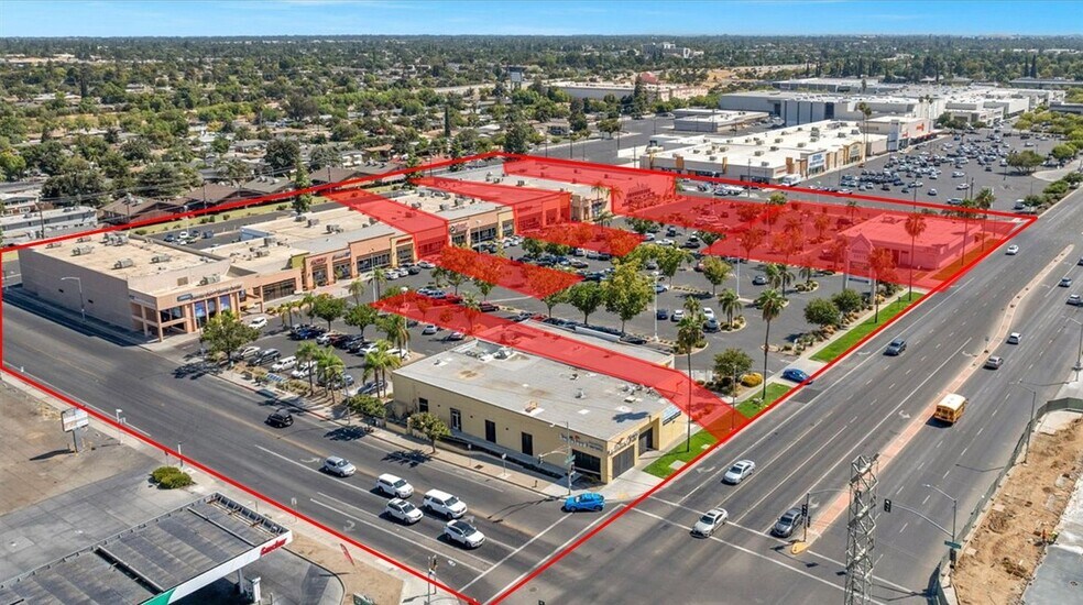 More Photos Of 3730-3780 N Blackstone Ave, Fresno Unknown For Lease