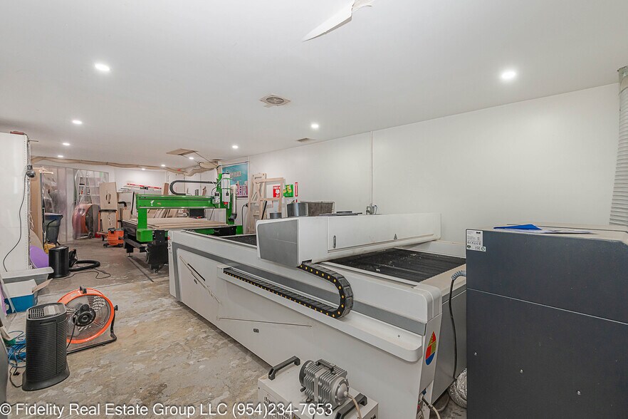 More Photos Of 3650 Coral Ridge Dr, Coral Springs Light Manufacturing For Sale