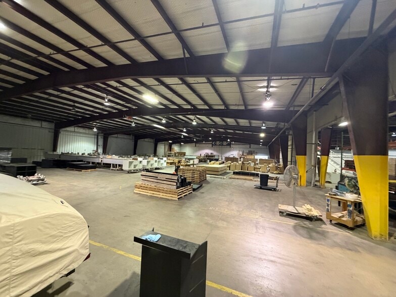 More Photos Of 3248 N Sheridan Rd, Tulsa Warehouse For Sale