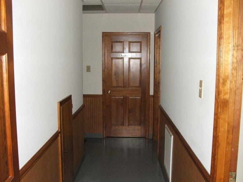 More Photos Of 471 Osborne St, Keysville Warehouse For Sale
