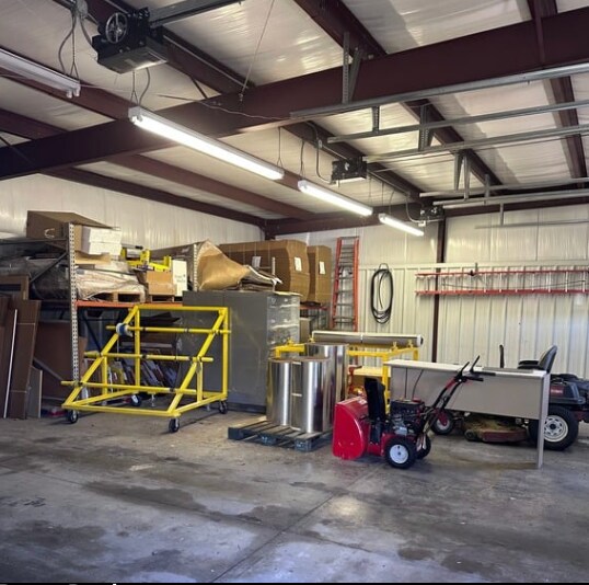 More Photos Of 909 S Perkins St, Appleton Industrial For Lease