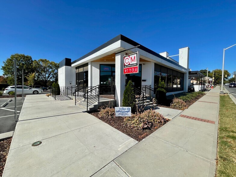 More Photos Of 161 W Main St, Rock Hill Storefront Retail Office For Lease
