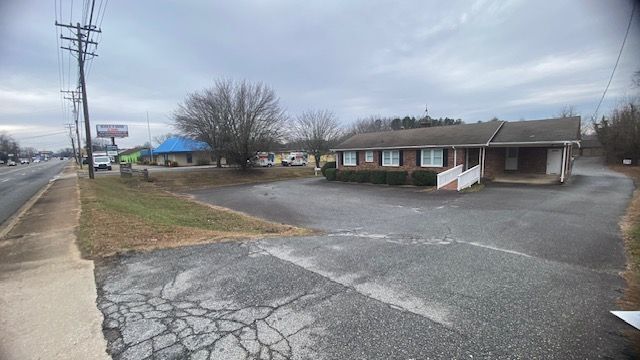 More Photos Of 326 E Blackstock Rd, Spartanburg Office For Lease