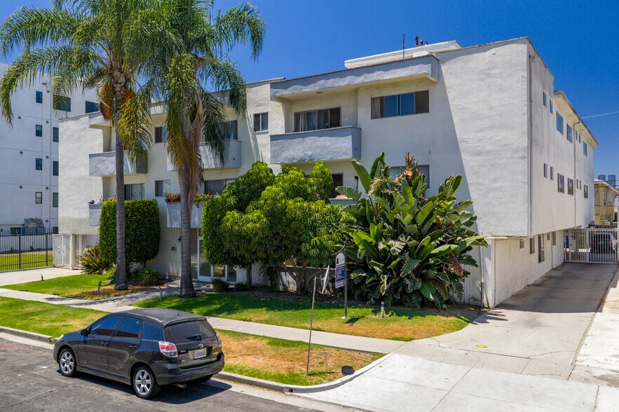 More Photos Of 1041 S Corning St, Los Angeles Apartments For Sale