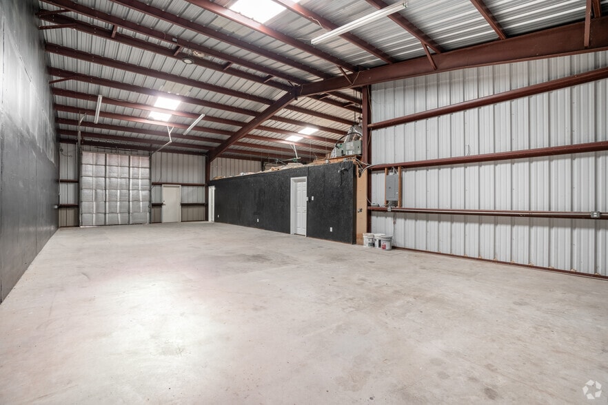 More Photos Of 1646 Blaisdale Rd, Richmond Warehouse For Lease
