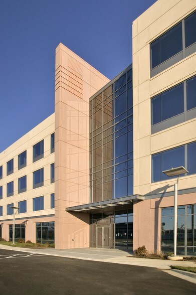 More Photos Of 5825 University Research Ct, College Park Coworking Space