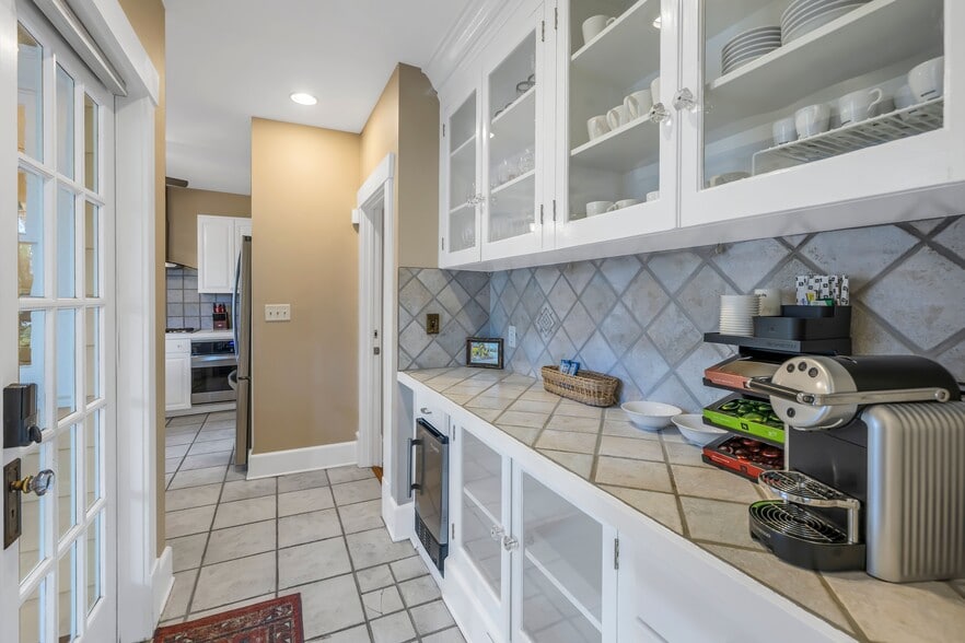 More Photos Of 635 Bay St NE, Saint Petersburg Hospitality For Sale