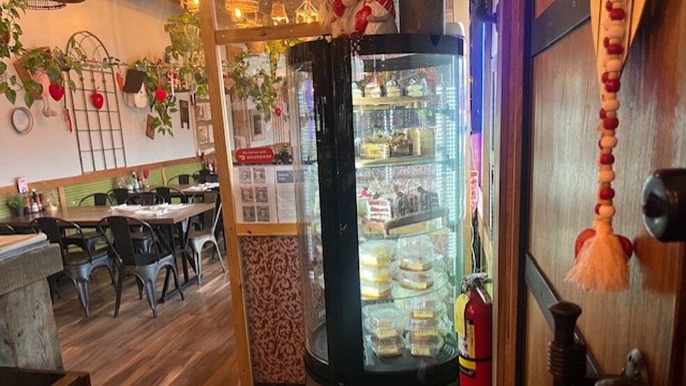 More Photos Of 216 Woodside Ave, Newton Restaurant For Sale