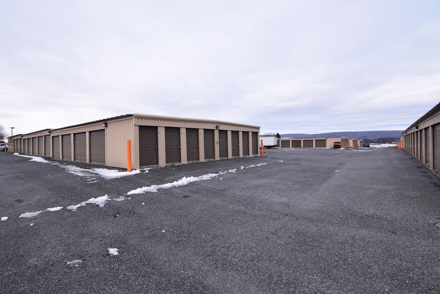 More Photos Of 138 Yearicks Blvd, Centre Hall Self Storage For Sale