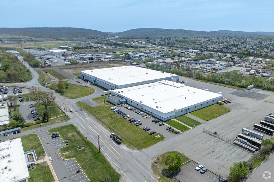 More Photos Of 100 Keystone Industrial Park, Dunmore Distribution For Lease