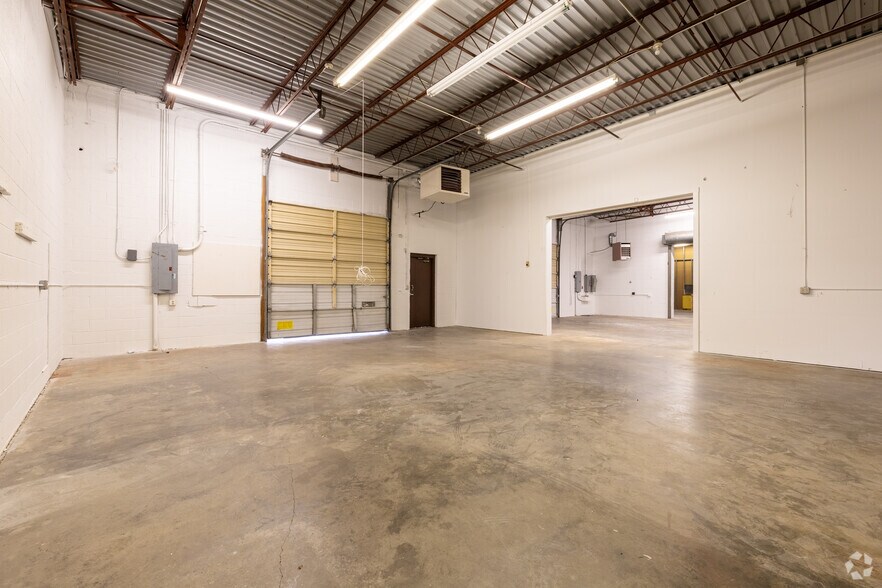 More Photos Of 745 Bluecrab Rd, Newport News Research And Development For Lease