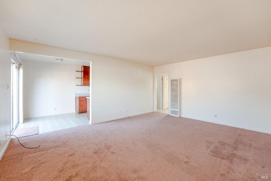 More Photos Of 649 Leslie St, Ukiah Apartments For Sale