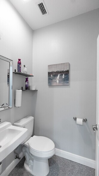 More Photos Of 37810 Medical Arts Ct, Zephyrhills Medical For Sale