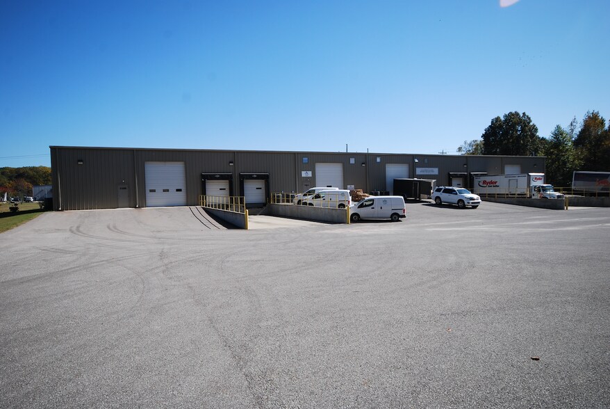 More Photos Of 2192 Express Dr, Jackson Distribution For Lease