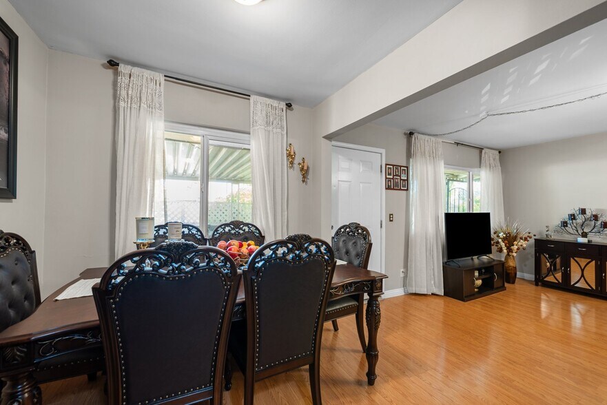 More Photos Of 6661 Wilkinson Ave, North Hollywood Apartments For Sale