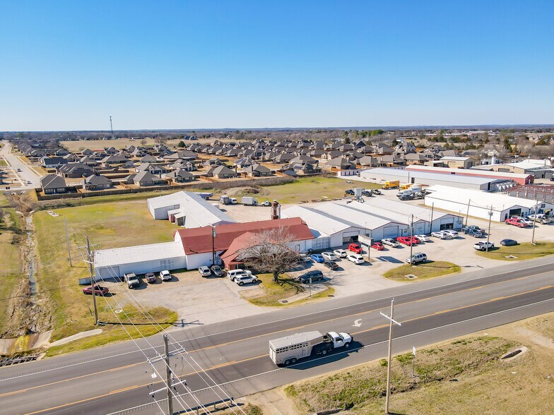 Primary Photo Of 926 US-377, Pilot Point Warehouse For Sale
