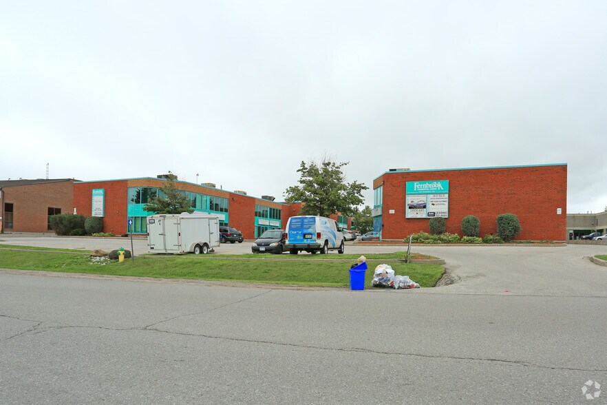 More Photos Of 122 Saunders Rd, Barrie Warehouse For Lease