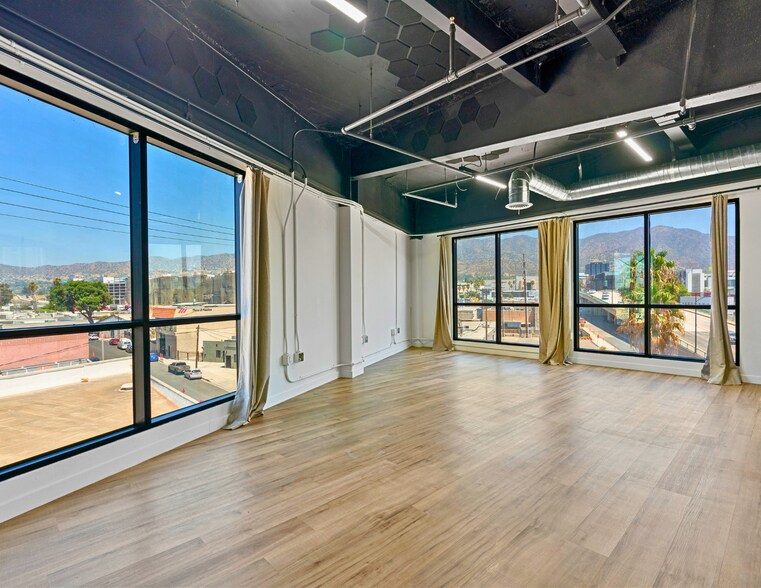 More Photos Of 135 W Magnolia Blvd, Burbank Loft Creative Space For Lease