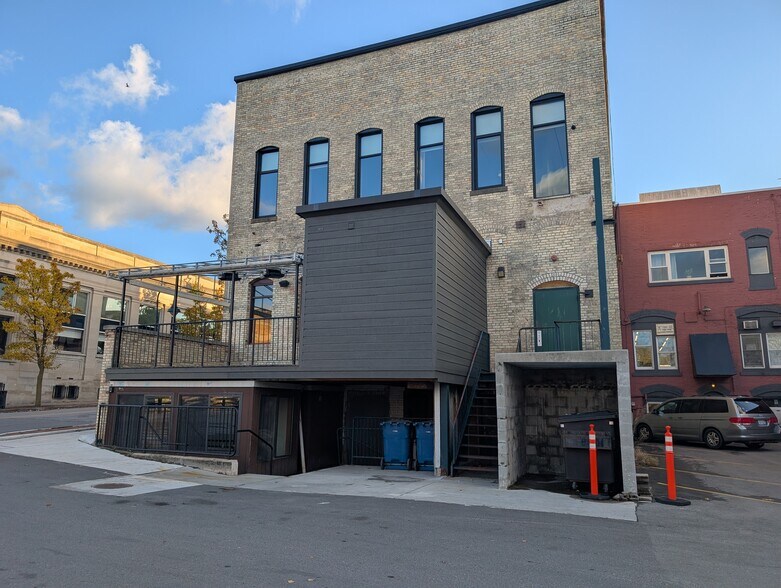 More Photos Of 161 E Front St, Traverse City Storefront Retail Residential For Lease