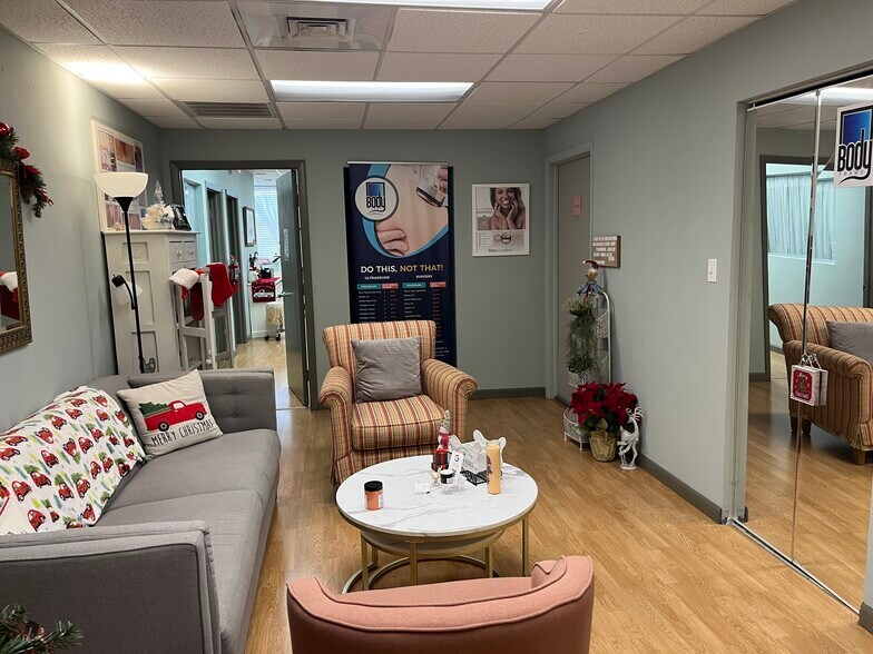 Primary Photo Of 3949 Evans Ave, Fort Myers Medical For Lease