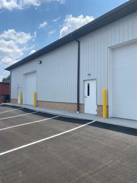 More Photos Of 975 Sawtooth Oak Cir, Harrisonburg Warehouse For Sale