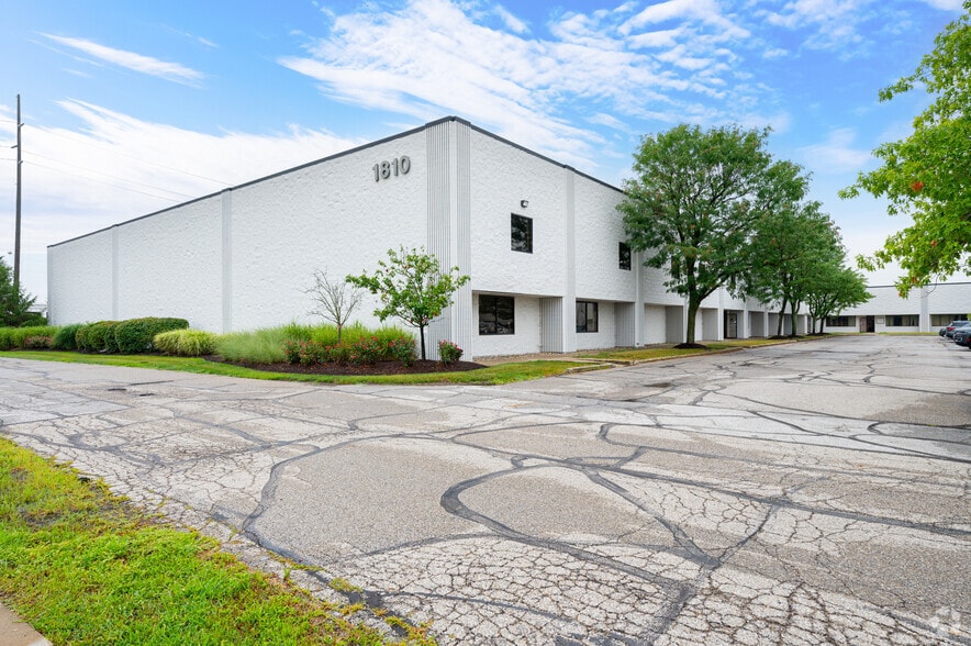 More Photos Of 1810 S Lynhurst Dr, Indianapolis Unknown For Lease