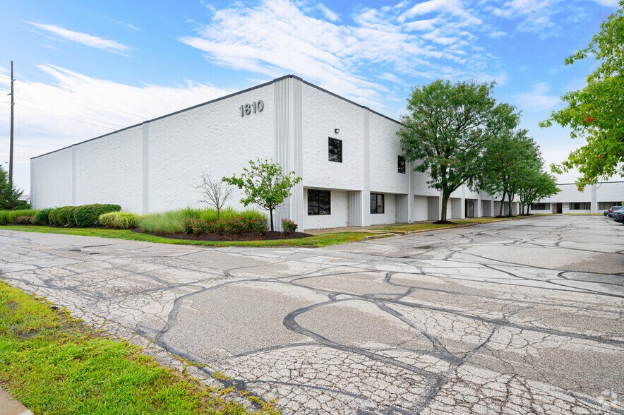 More Photos Of 1810 S Lynhurst Dr, Indianapolis Unknown For Lease