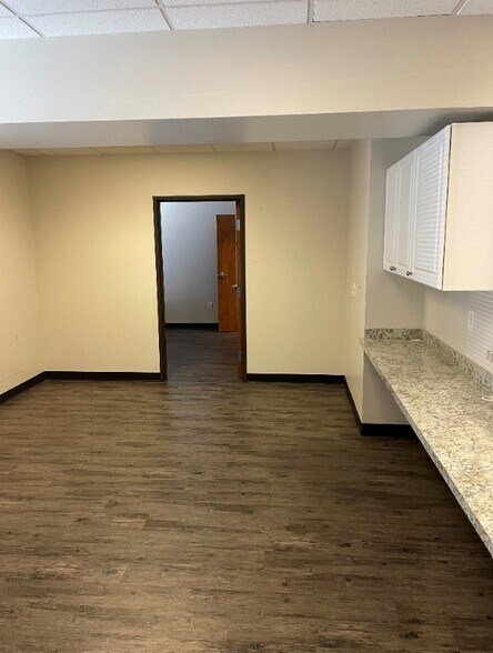 More Photos Of 3501 N Macarthur Blvd, Irving Medical For Sale
