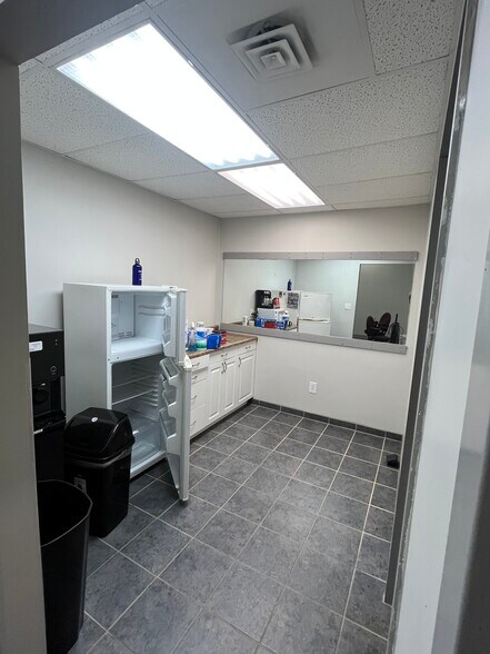 More Photos Of 6801 Broadway, Merrillville Medical For Lease