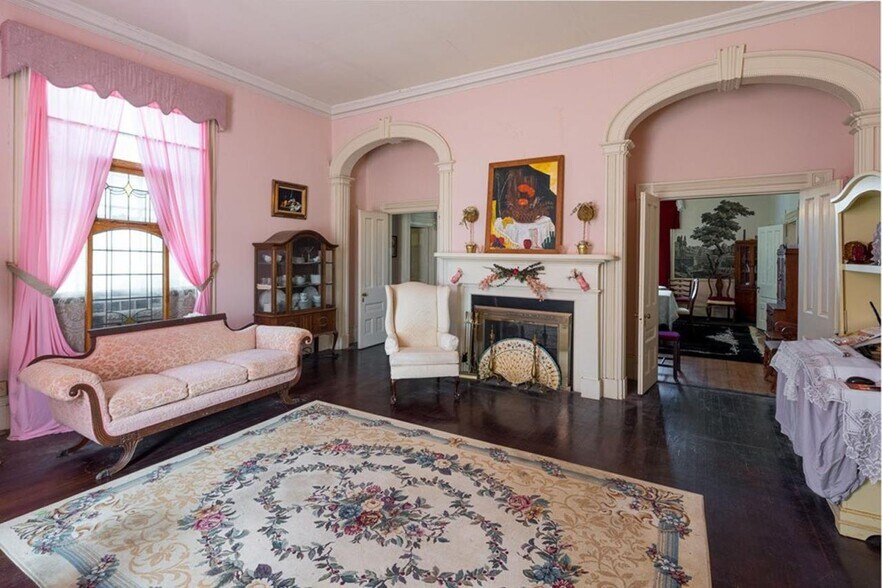 More Photos Of 850 Kinderton Rd, Clarksville Hospitality For Sale