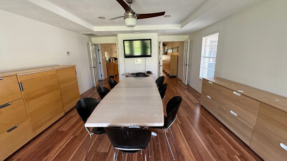 More Photos Of 25203 Kelly Rd, Porter Warehouse For Lease