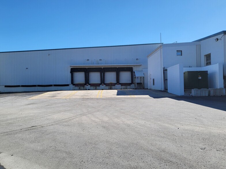 More Photos Of 1383 Industrial Blvd, Crossville Manufacturing For Sale