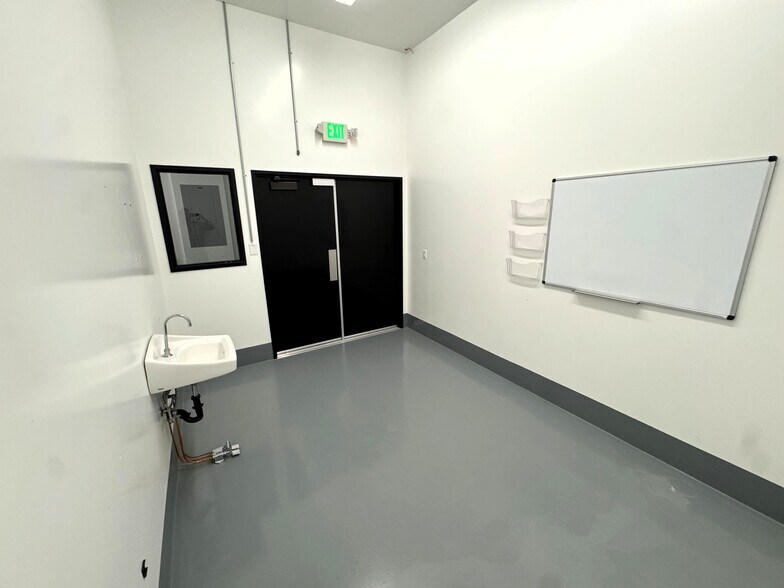 More Photos Of 3585 N Del Sol, Palm Springs Unknown For Lease