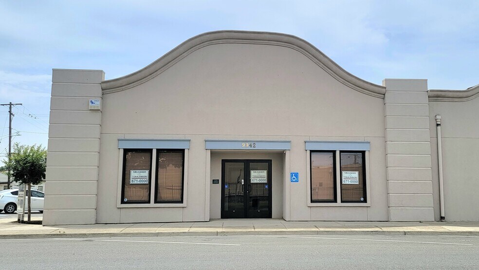 More Photos Of 9942-9952 Broadway, Live Oak Medical For Lease