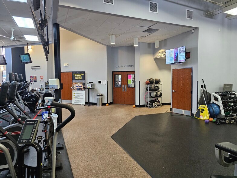 More Photos Of 140 Eglin Pky SE, Fort Walton Beach Health Club For Sale