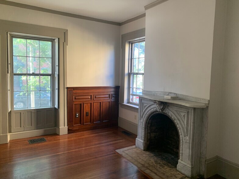 More Photos Of 83 Maple St, Springfield Office For Lease