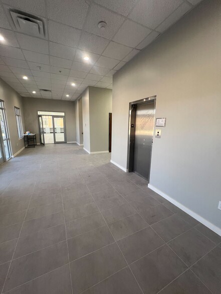 More Photos Of 6517 Chase Oaks Blvd, Plano Medical For Lease