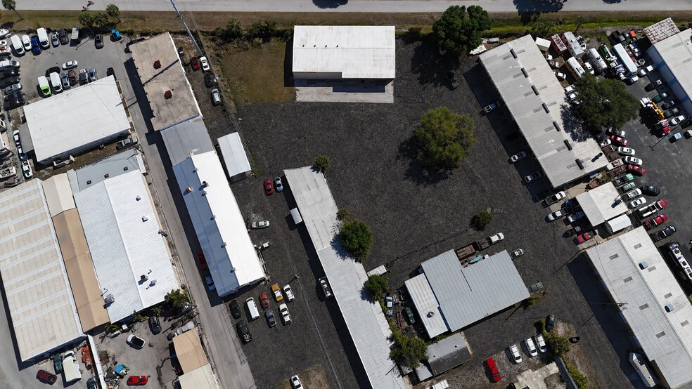 More Photos Of 11050 70th Ave, Seminole Warehouse For Lease