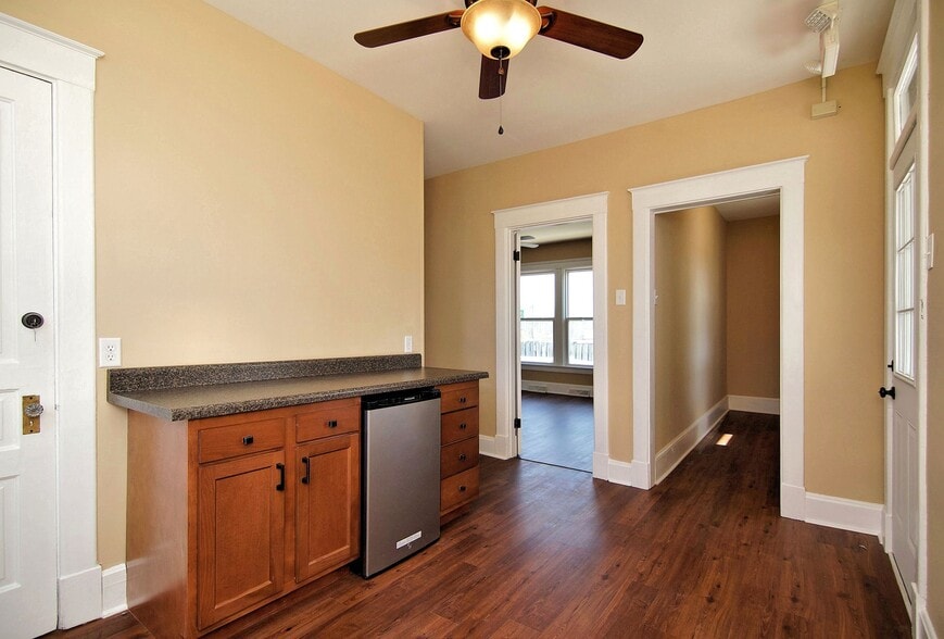 More Photos Of 1220 Belleview Dr, Lawrenceburg Office For Lease