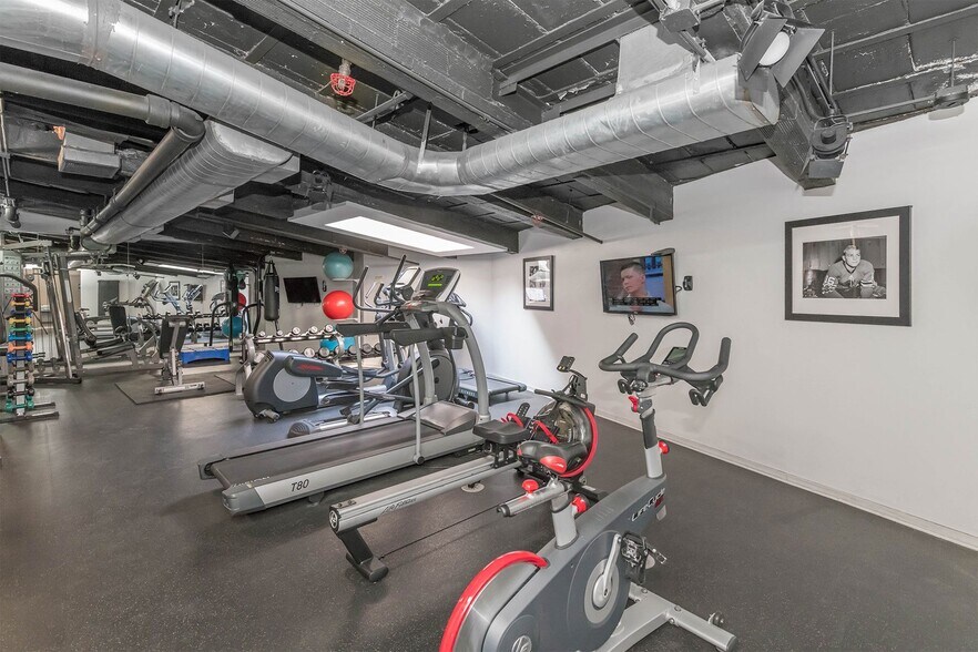 More Photos Of 343 S Dearborn St, Chicago Apartments For Lease