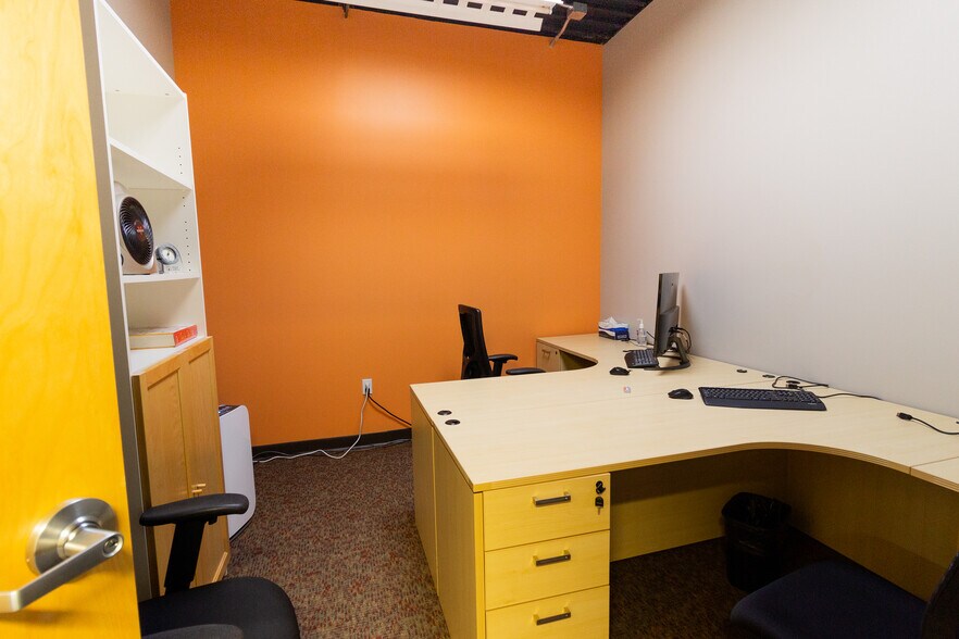 More Photos Of 1213 Center St, Lansing Medical For Sale