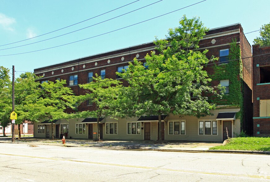 Primary Photo Of 14626 Lake Shore Blvd, Cleveland Apartments For Sale