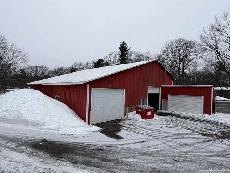More Photos Of 7 Brebner Rd E, Negaunee Flex For Sale
