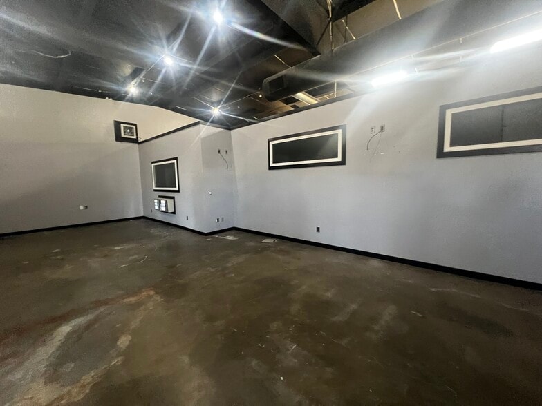 More Photos Of 101 W Shrader St, Liberty Manufacturing For Lease