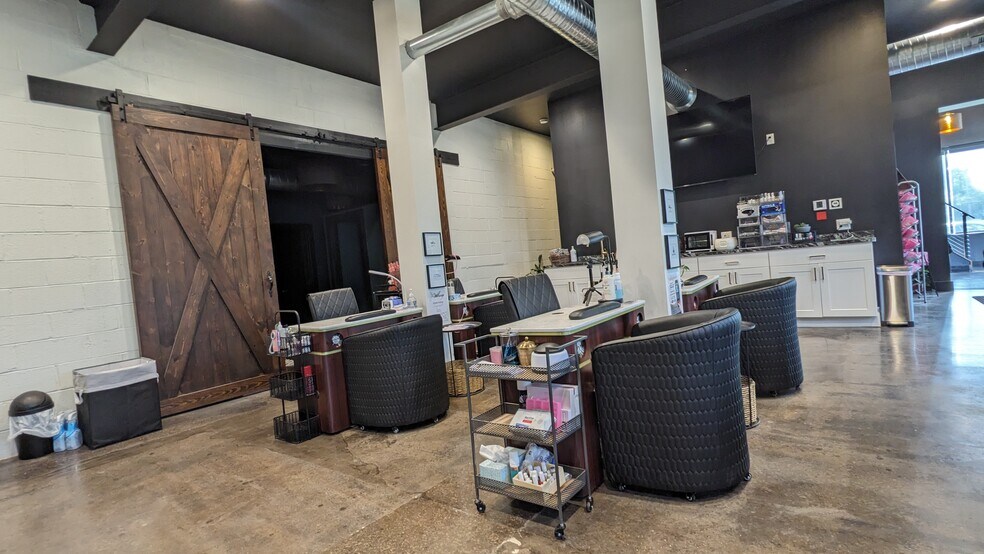 More Photos Of 1815 Eggert Rd, Buffalo Storefront For Sale